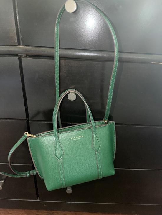 Tory Burch Handbags - Tory Burch Green Pebbled Leather Crossbody Satchel